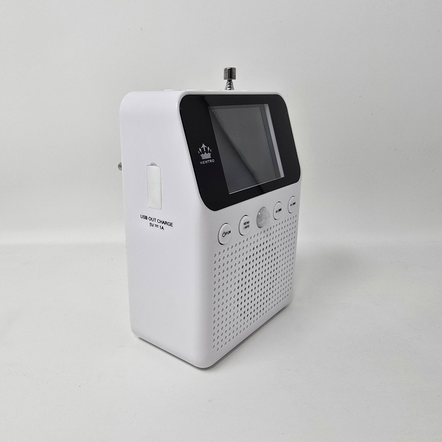 DAB+ Steckdosenradio mit Bewegungssensor, 60 Sender, TFT-Farbdisplay, Akku & USB